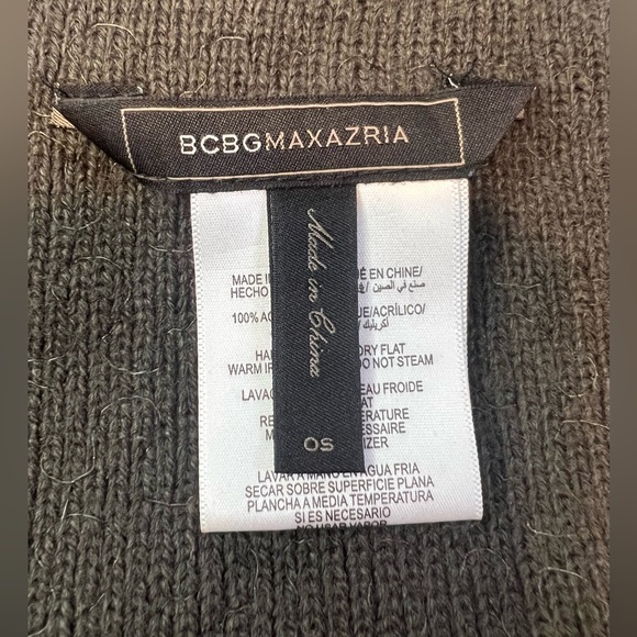 BGBG Maxazria scarf - Picture 3 of 3